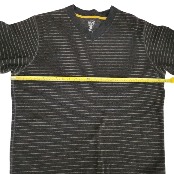 Mountain Hardwear Striped Wool Blend V-Neck Sweater – XL – Grey/Yellow – Outdoor - Picture 5 of 13